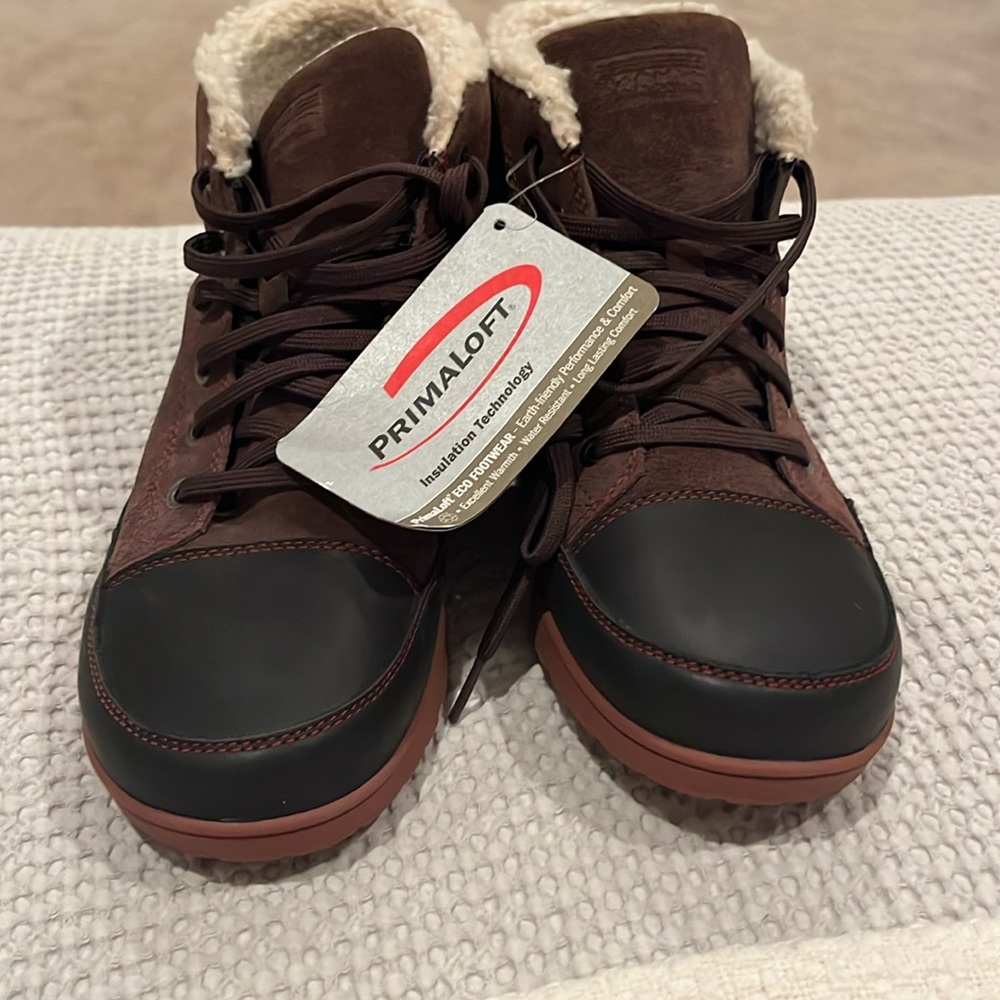 Men’s Patagonia Boots size 9 new.  In unused condition